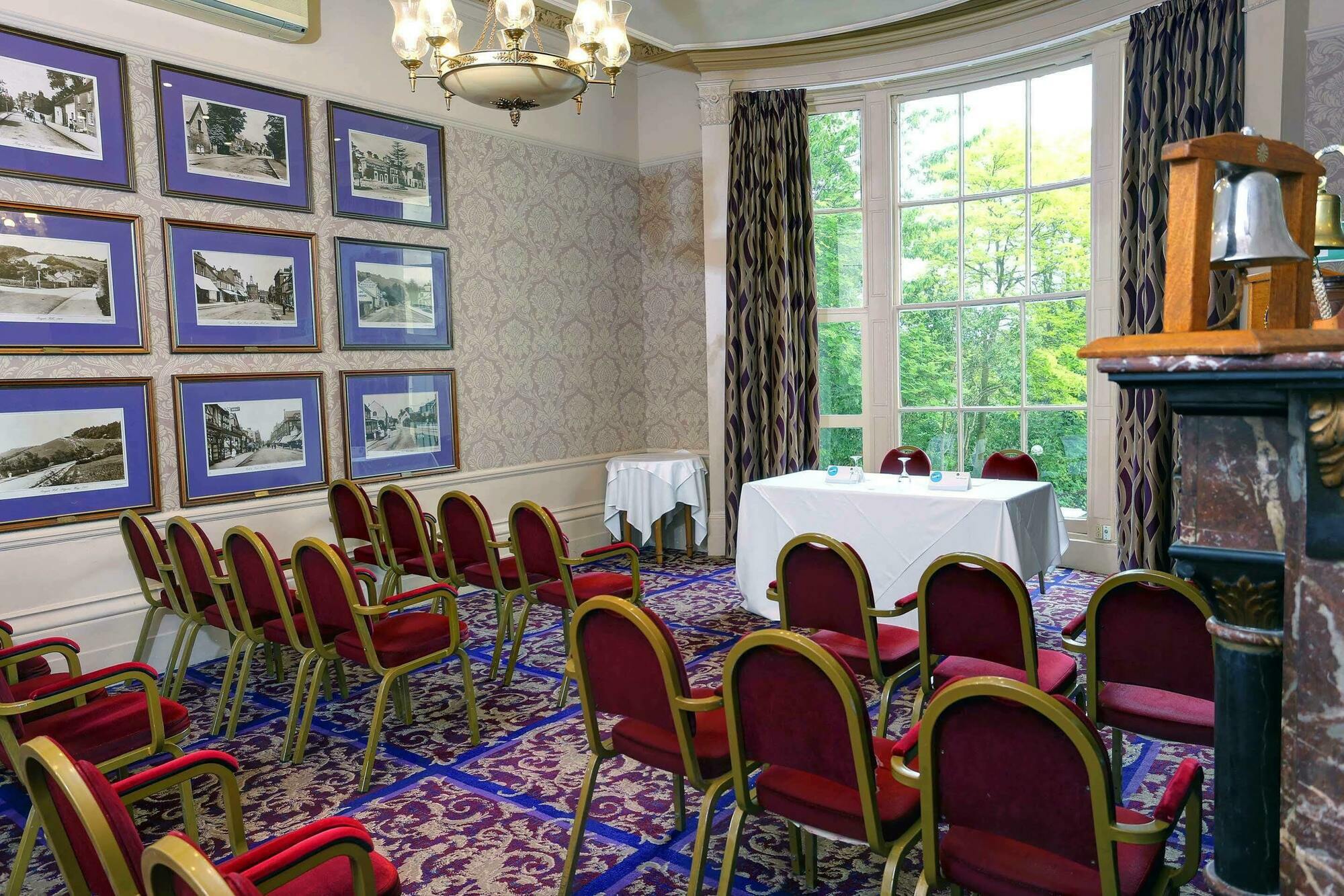 Manor Hotel